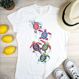 Super cute sea turtle tee